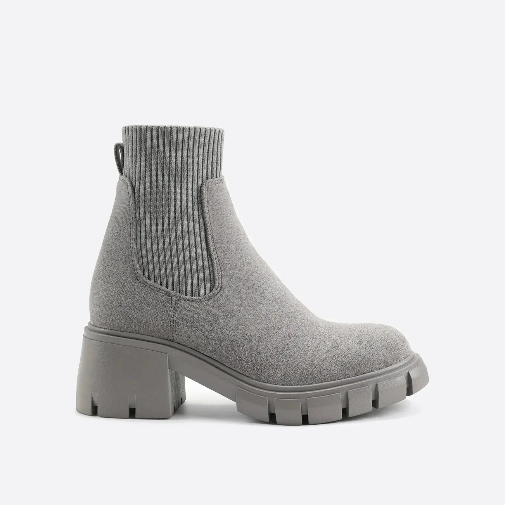 - Chelsea Boots