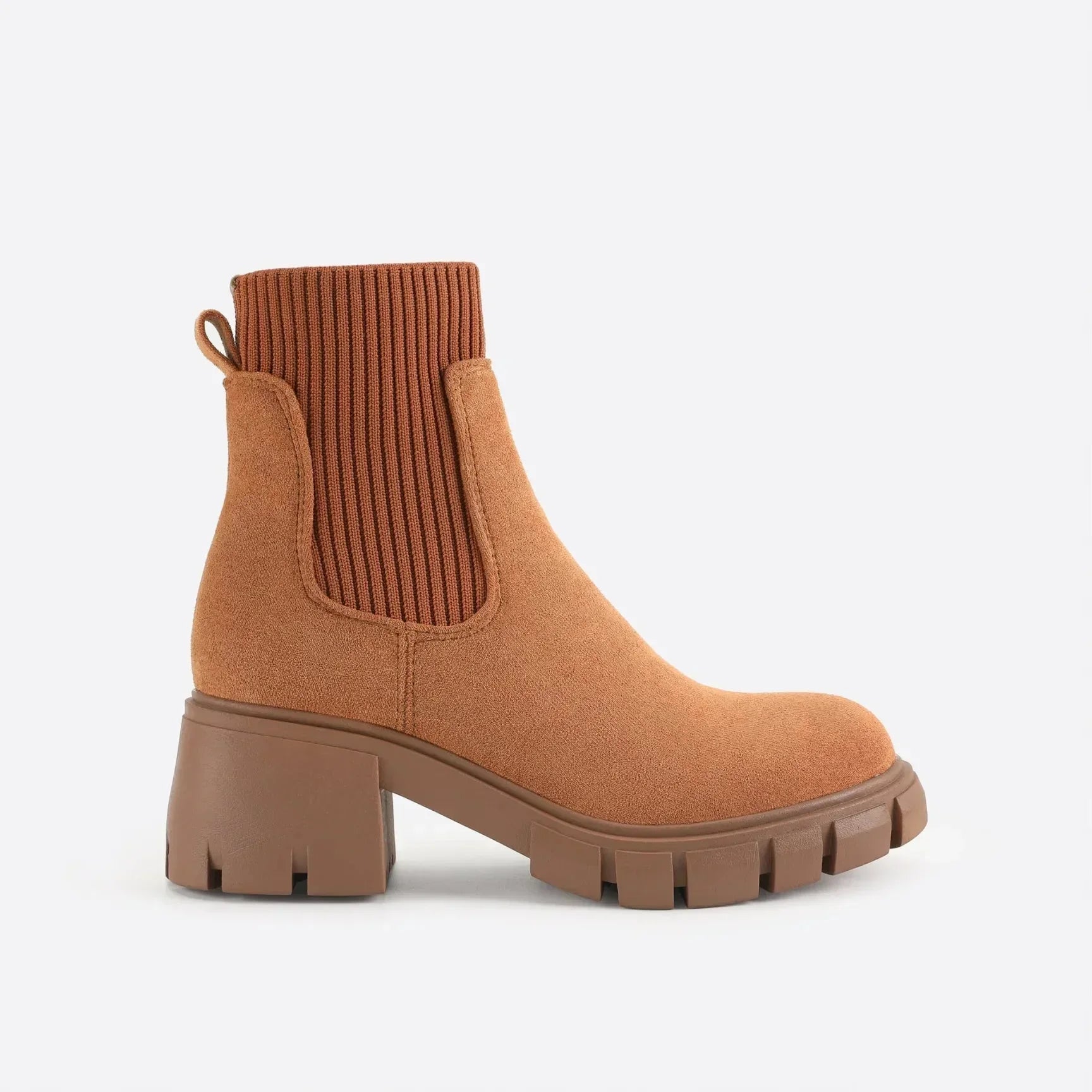 - Chelsea Boots