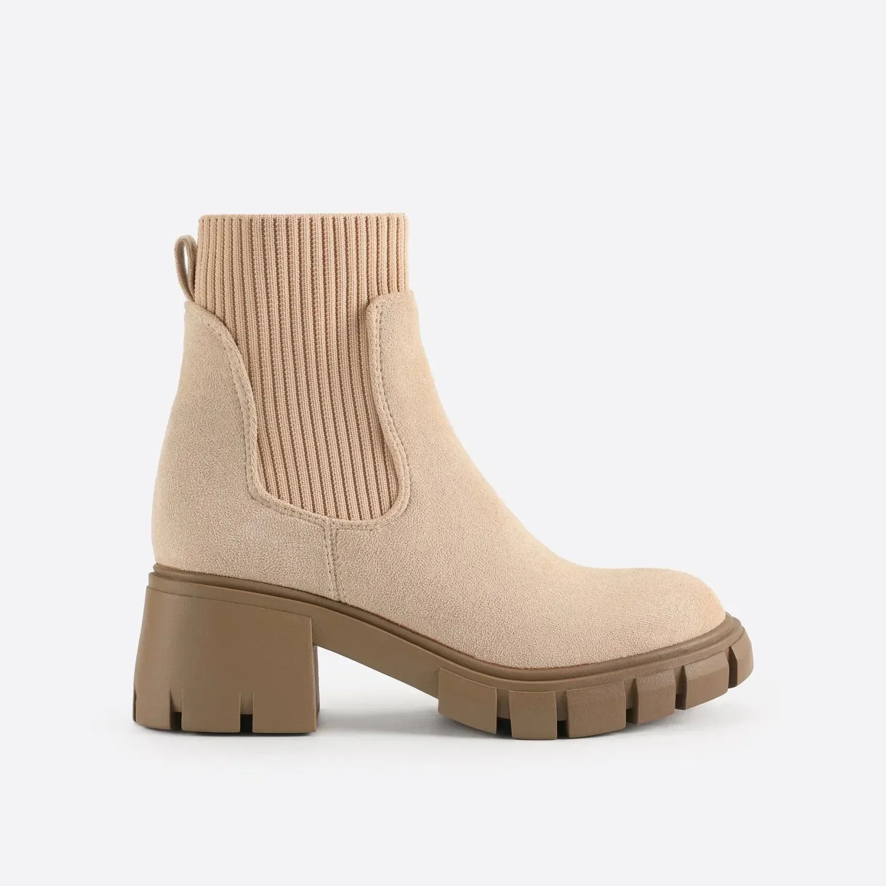 - Chelsea boots